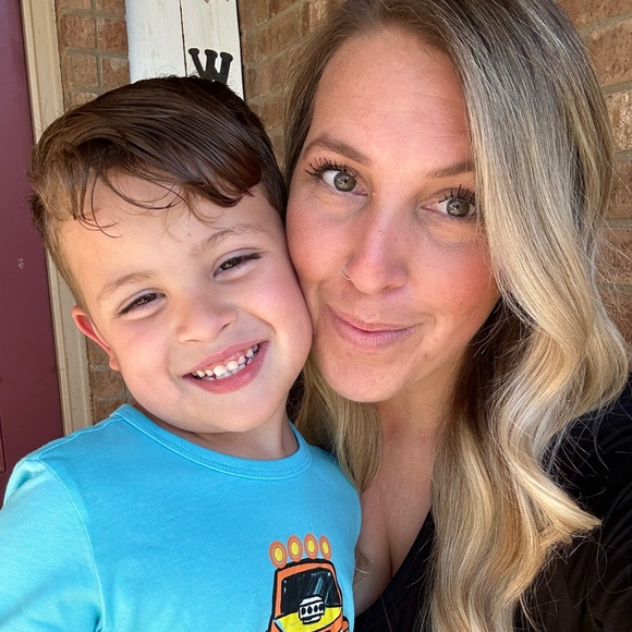 Meet your posher Jessica - Picture 10 of 16